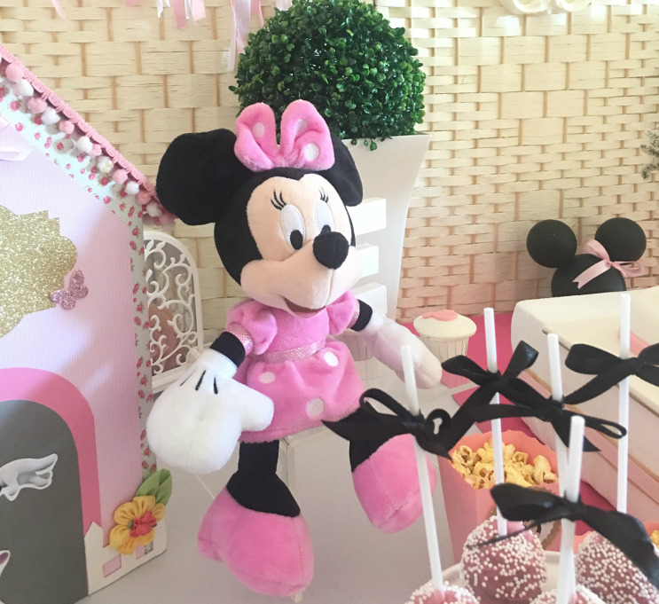 Minnie e o 1º Aniversário da Ema